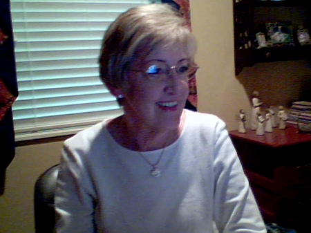 Sandra Holmes Photo 18