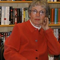 Elizabeth Gunn Photo 13