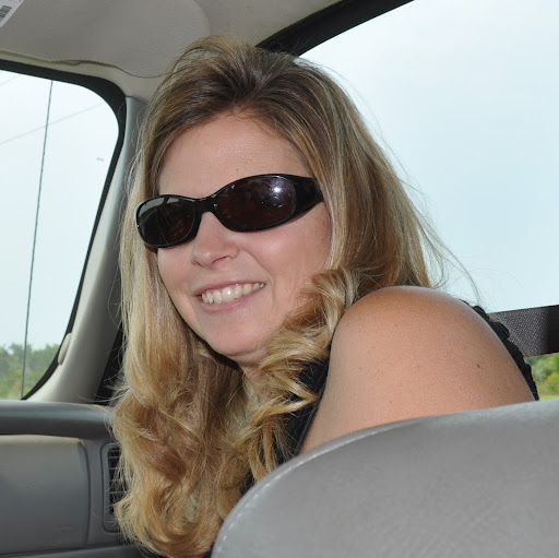 Leah Robertson Photo 9