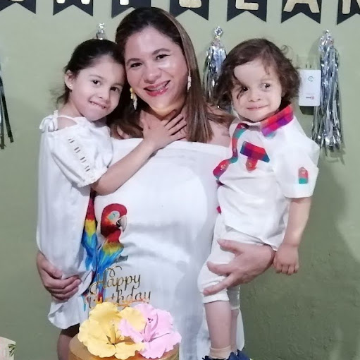 Rita Flores Photo 48
