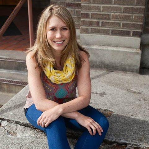 Elisabeth Thomas Photo 28