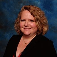 Julie Holden Photo 24