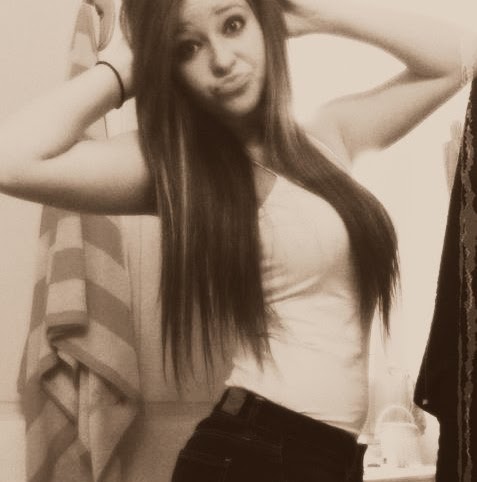Sarah Funk Photo 7