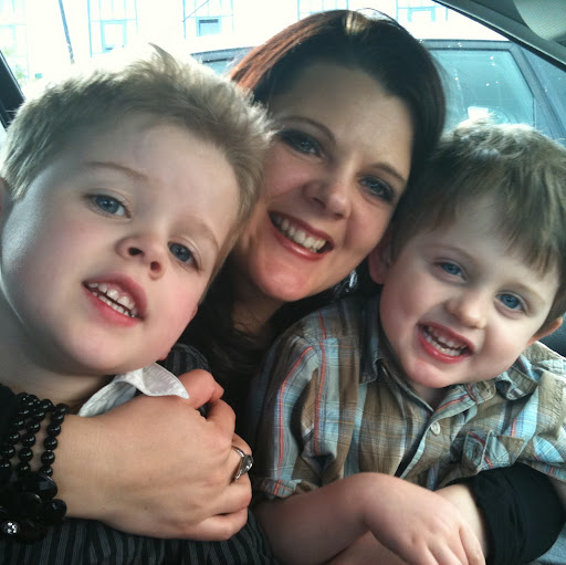 Robyn Hickey Photo 2