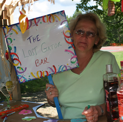 Linda Rowe Photo 31