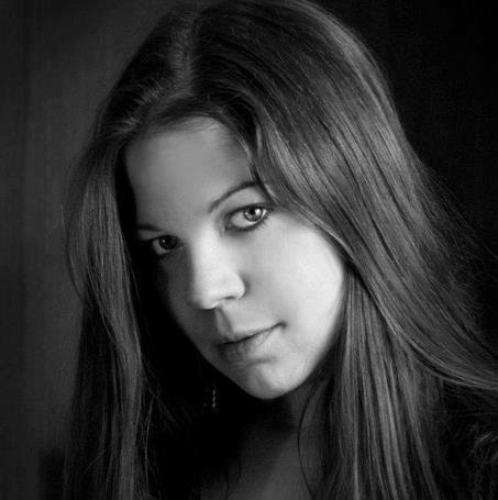 Elizabeth Sudol Photo 2
