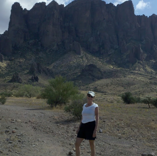 Andrea Groves Photo 32