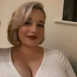 Rachel Walker Photo 15