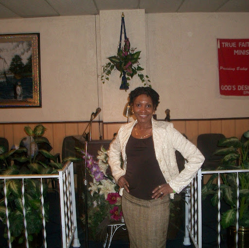 Lisa Ford Photo 29