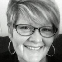 Julie Vaughan Photo 40