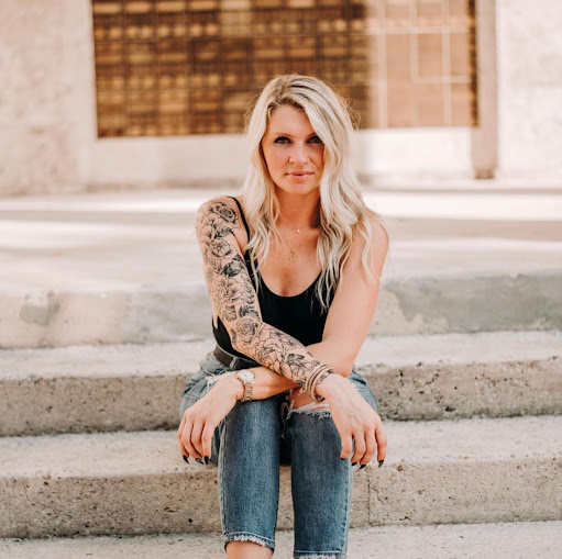 Jessica Wilkins Photo 8