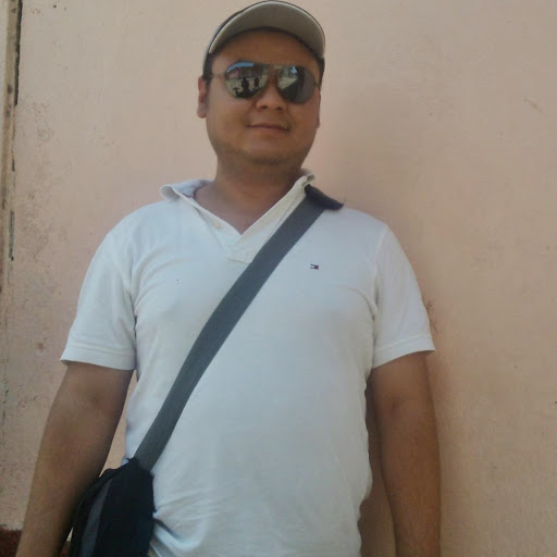 Erick Gomez Photo 31