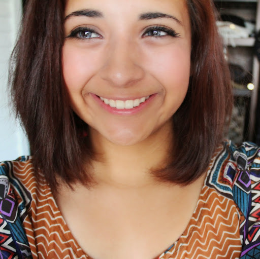 Angela Vera Photo 20