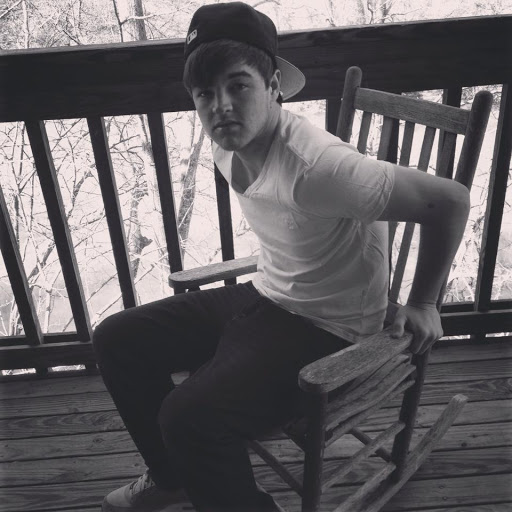 Tyler Vaughn Photo 20