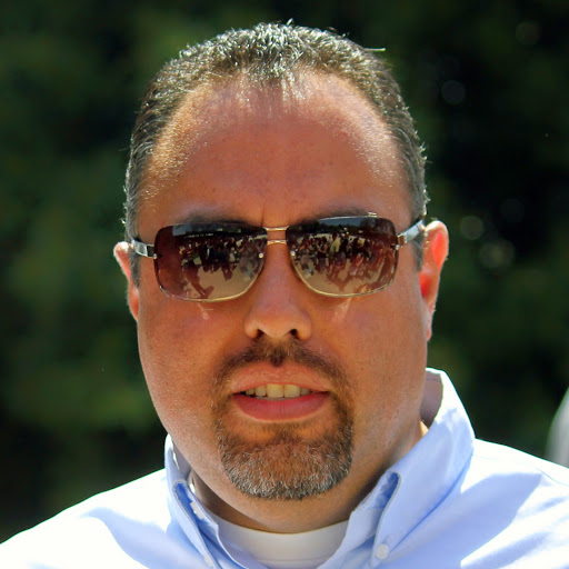 Louie Flores Photo 19