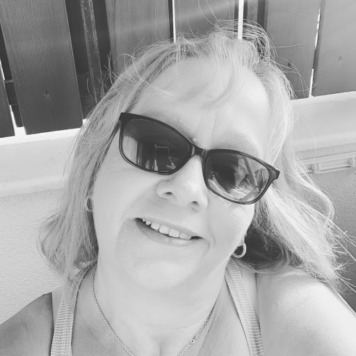 Helen Thornton Photo 16