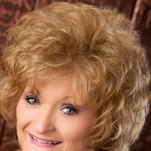 Debra Schultz Photo 34