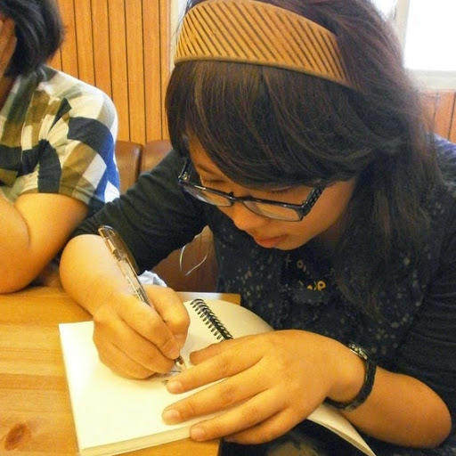 Angela Chow Photo 22
