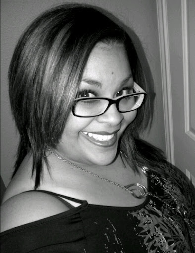 Elizabeth Robles Photo 13