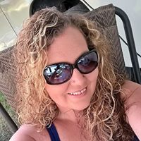 Stephanie Thacker Photo 20