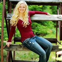 Alyssa Lucas Photo 16