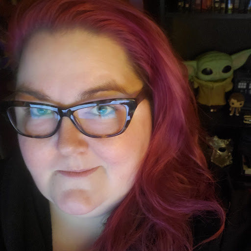 Tara Holmes Photo 29