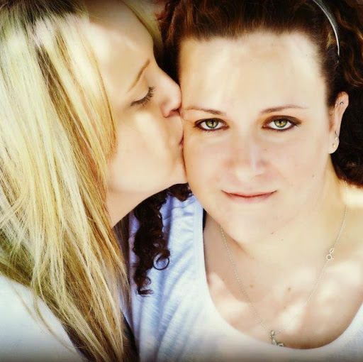 Michelle Briggs Photo 25