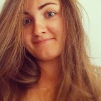 Anna Fritz Photo 11