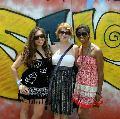 Laura O'Neill Photo 11