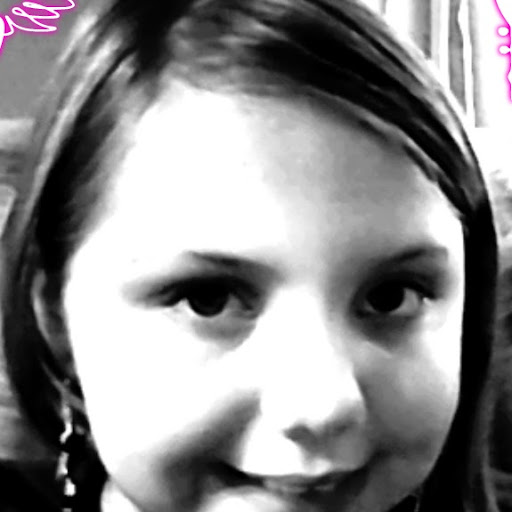 Michelle Fischer Photo 22