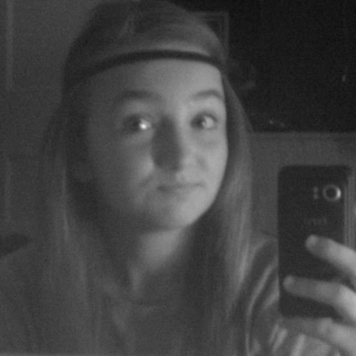 Hannah Young Photo 9