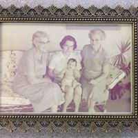 Mary Simons Photo 37