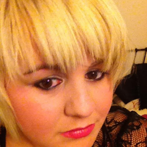 Michelle Hodgson Photo 14