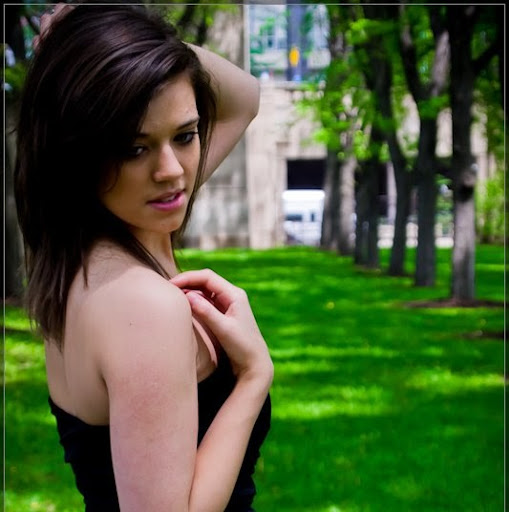 Allison Holt Photo 30