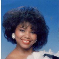 Brenda Collins Photo 15