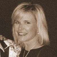 Michele Larsen Photo 17
