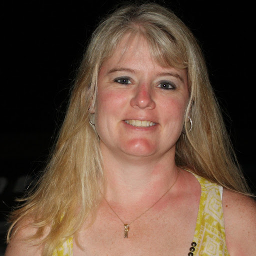 Suzanne Hardy Photo 26