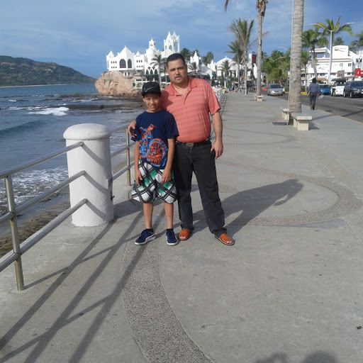 Juan Nava Photo 12