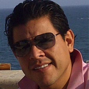Sergio Sanchez Photo 18