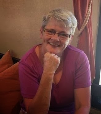 Pauline Anderson Photo 32