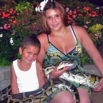 Aurelia Flores Photo 20