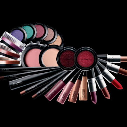 Alexandra Russell Photo 18