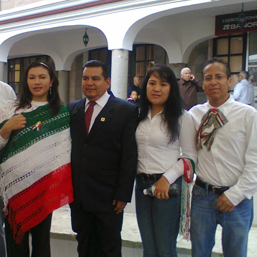 Carlos Quinones Photo 6