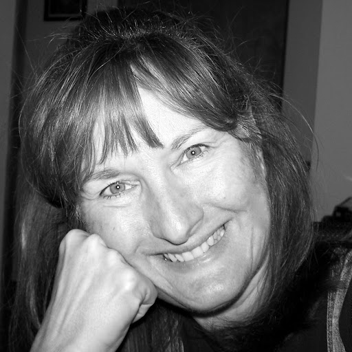 Vicki Riley Photo 32