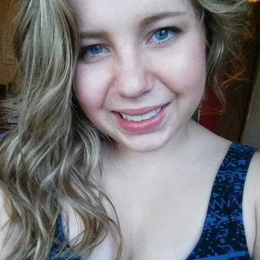 Anna Erickson Photo 36