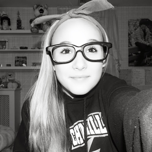 Rebecca Perkins Photo 48