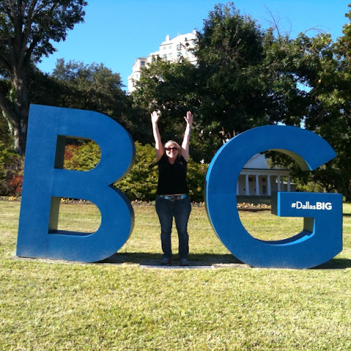 Robin Tucker Photo 6