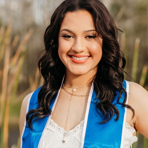 Alexandra Barnes Photo 11