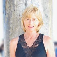 Rebecca Moffett Photo 8