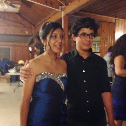 Julissa Martinez Photo 12